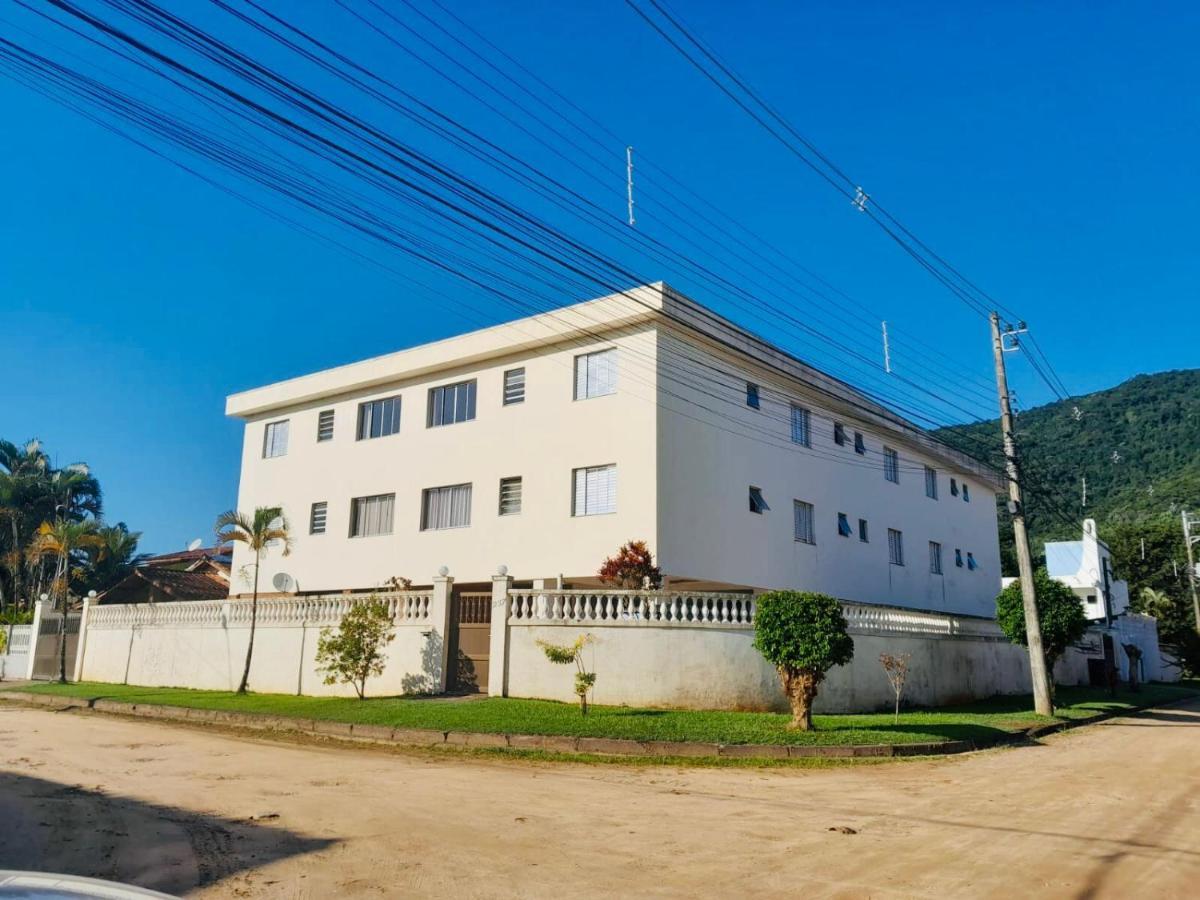 Em * Ubatuba